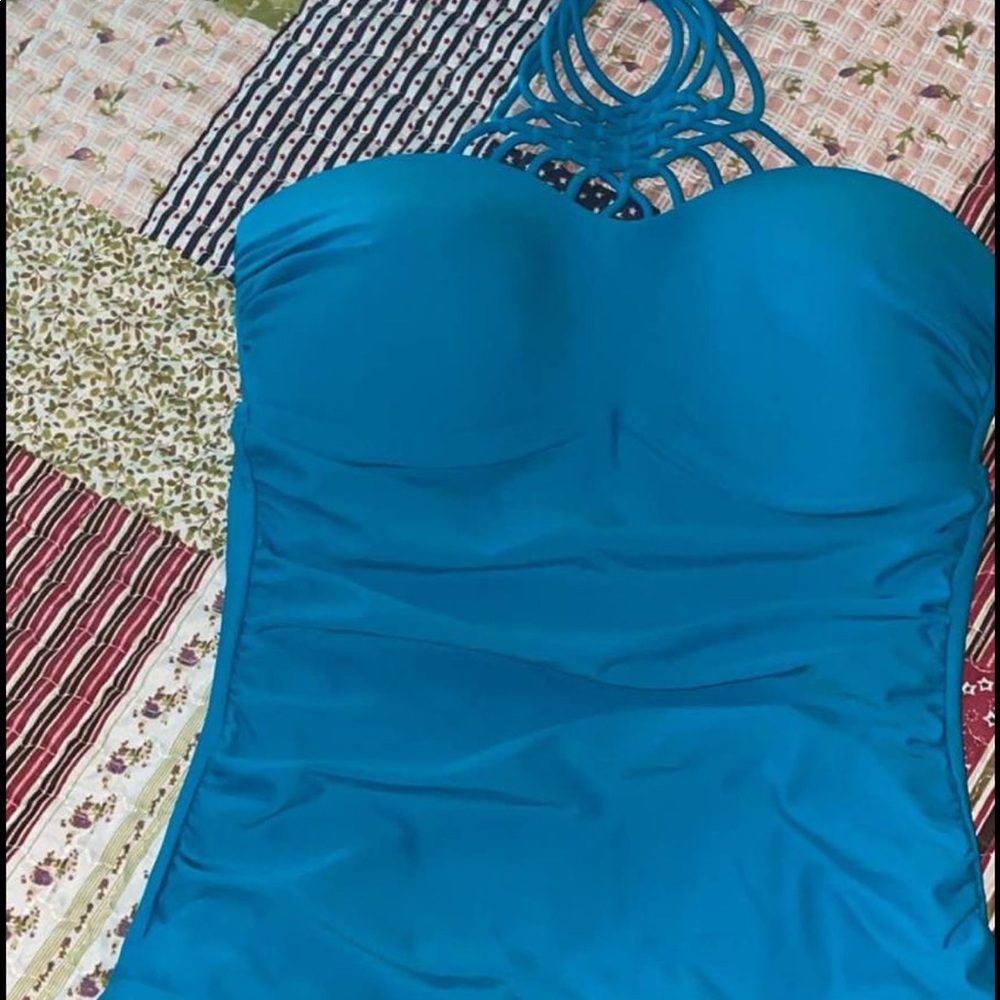 Merona one piece swim suit size small Teal